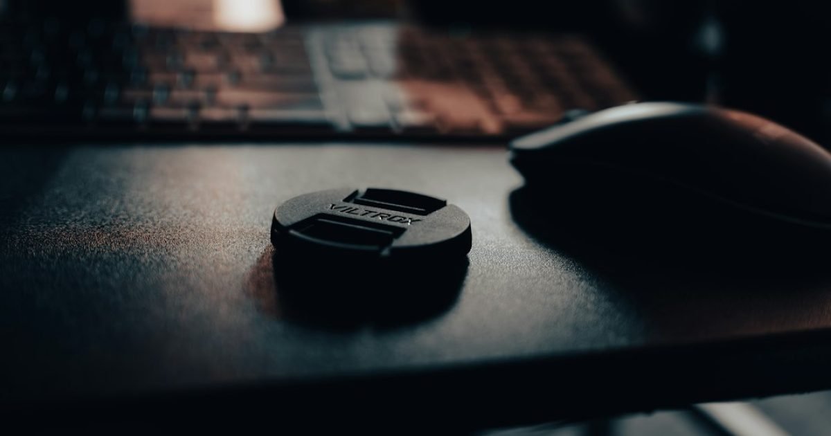 Ilustração sobre escolha de tema WordPress para fotógrafo e desempenho de galeria de fotos